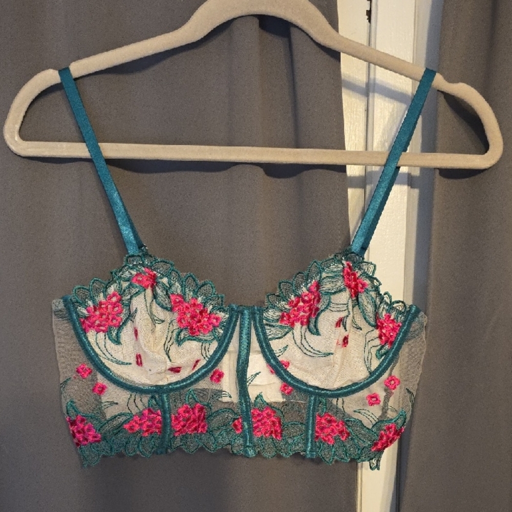 Floral Embroidered Bralette - Teal and Pink Underwire Adjustable Straps‎ Lined M